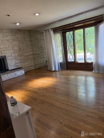 16 Wilmot Road Sayreville NJ 08872