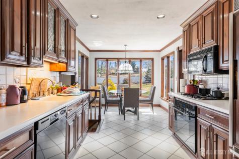 16 Wilmot Road Sayreville NJ 08872