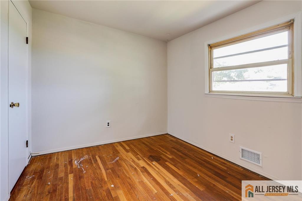 18 Kierst Street Sayreville NJ 08859