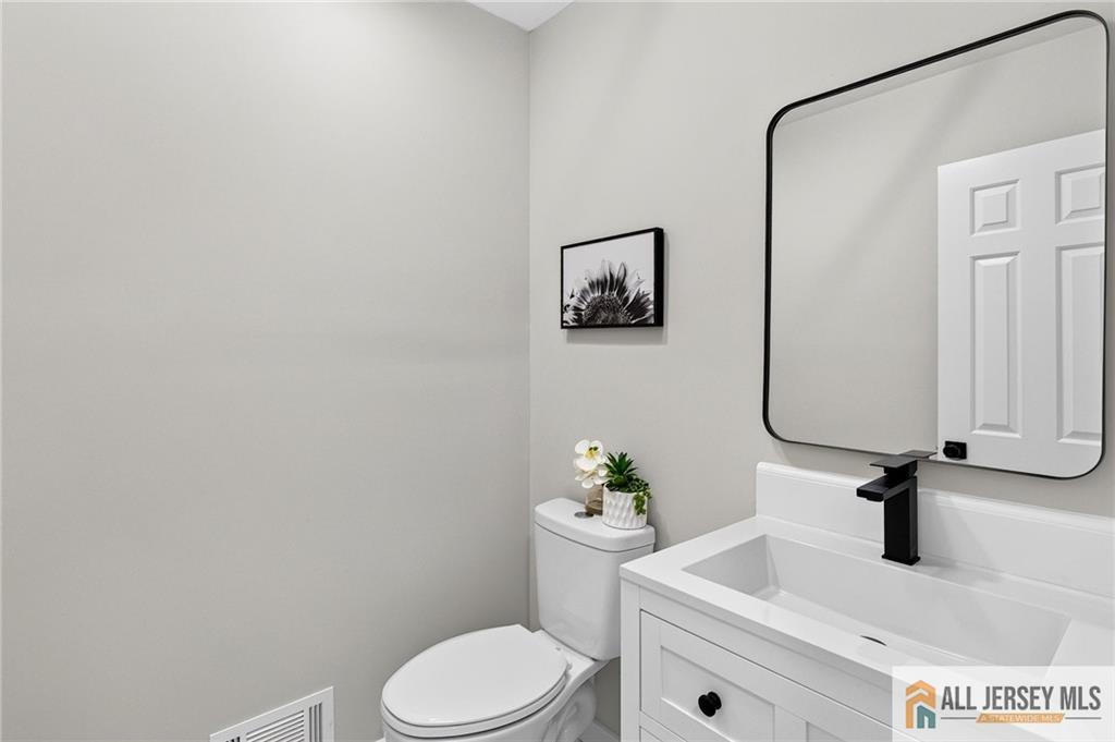 23 Thistle Court Old Bridge NJ 07747