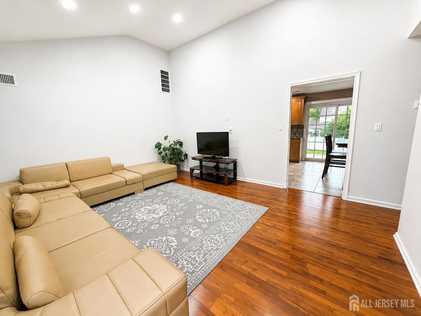 3 Netherwood Circle Edison NJ 08820