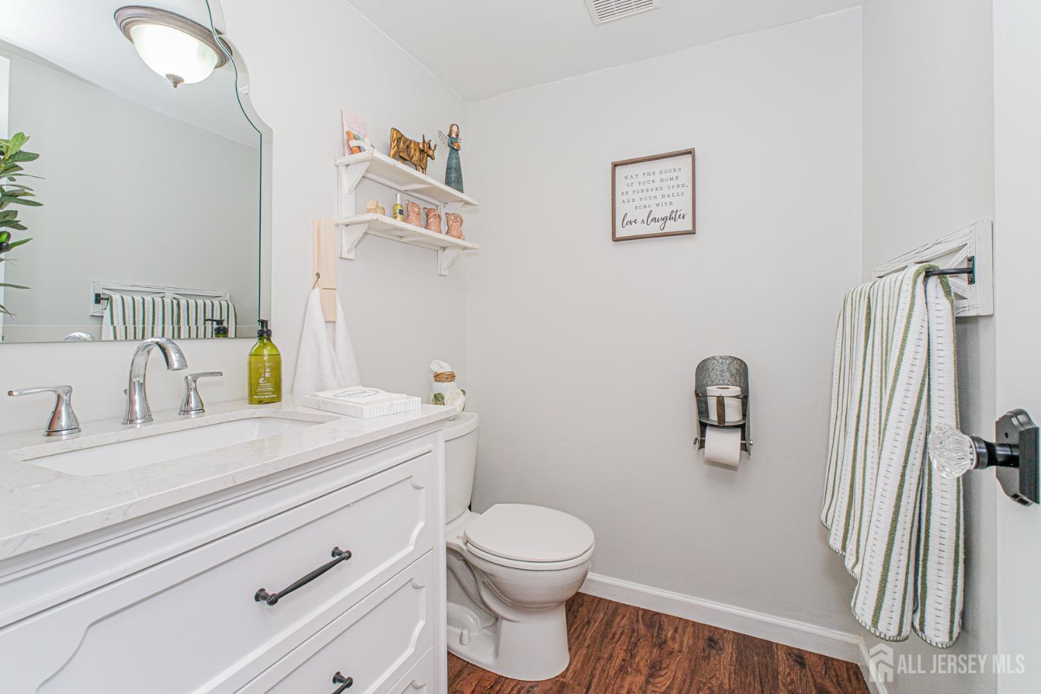 4 Shilling Way Jackson NJ 08527