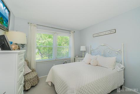 4 Shilling Way Jackson NJ 08527