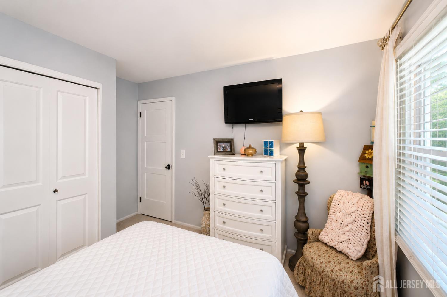4 Shilling Way Jackson NJ 08527