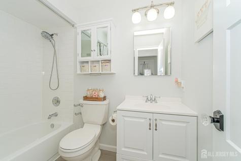 4 Shilling Way Jackson NJ 08527