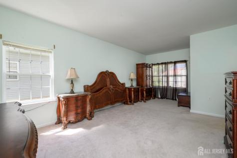 70 Vineyard Court Monroe NJ 08831