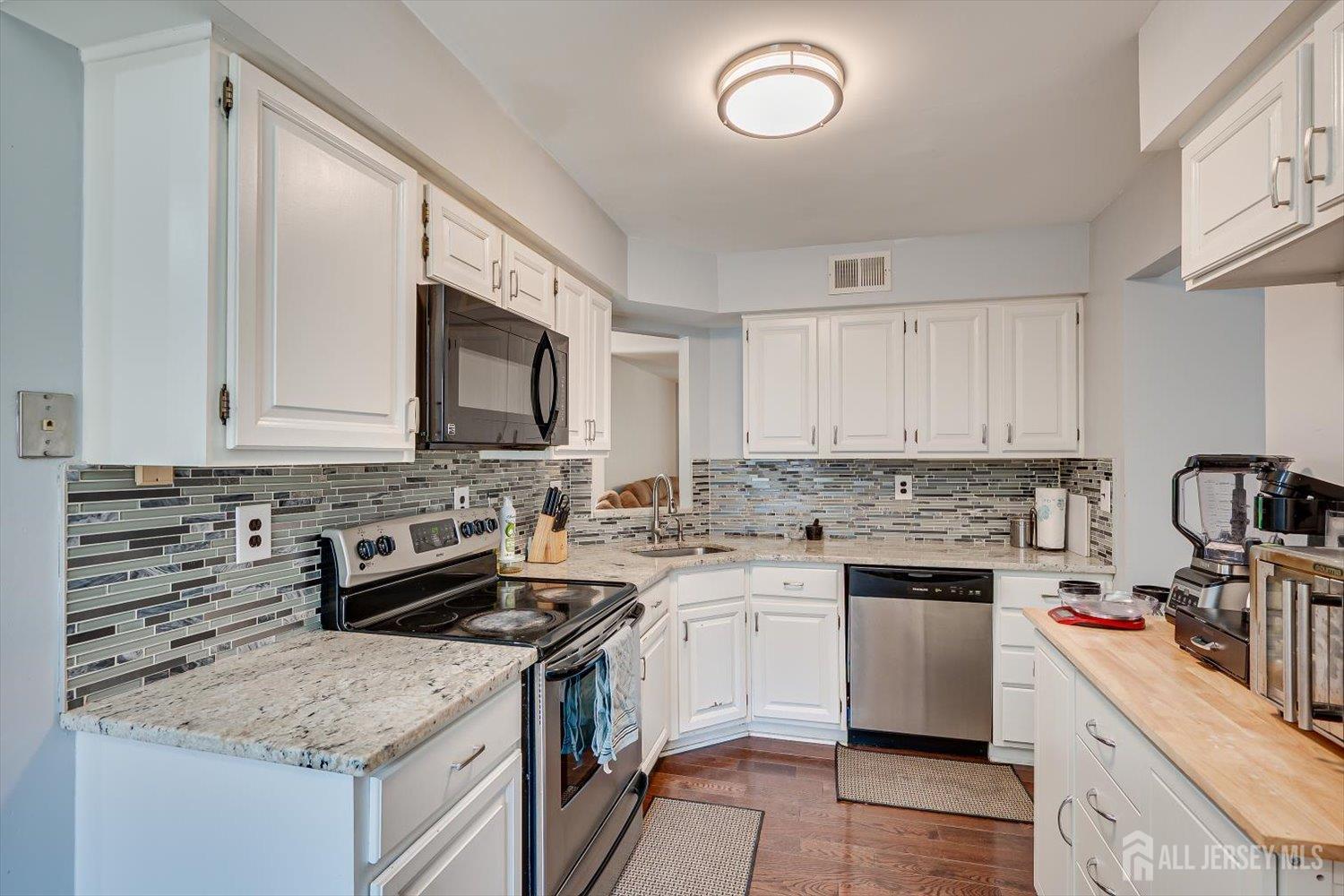 93 Riverbend Drive North Brunswick NJ 08902