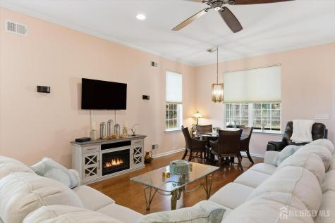10 Iverness Court Lacey NJ 08731