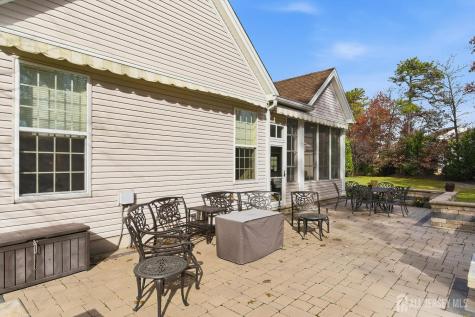 10 Iverness Court Lacey NJ 08731