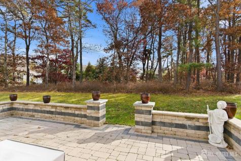 10 Iverness Court Lacey NJ 08731