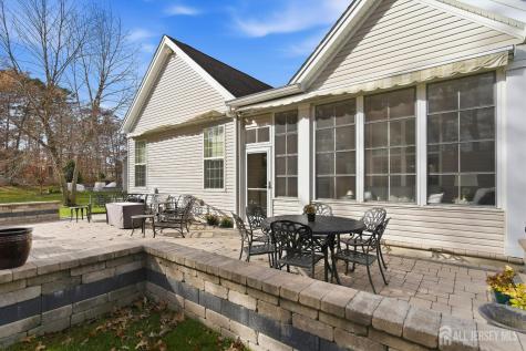 10 Iverness Court Lacey NJ 08731