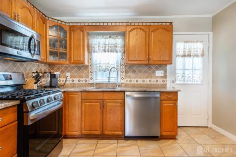 146 Giles Avenue Middlesex NJ 08846