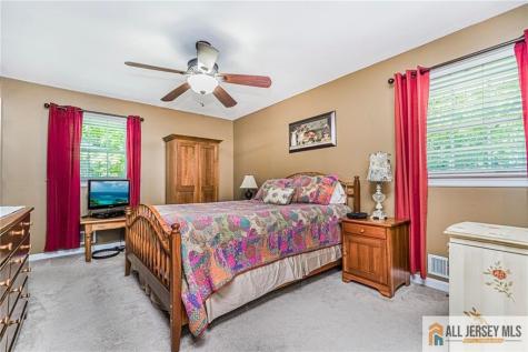 1087 Kearney Drive North Brunswick NJ 08902