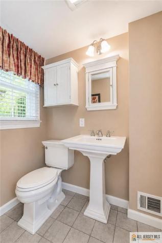 1087 Kearney Drive North Brunswick NJ 08902