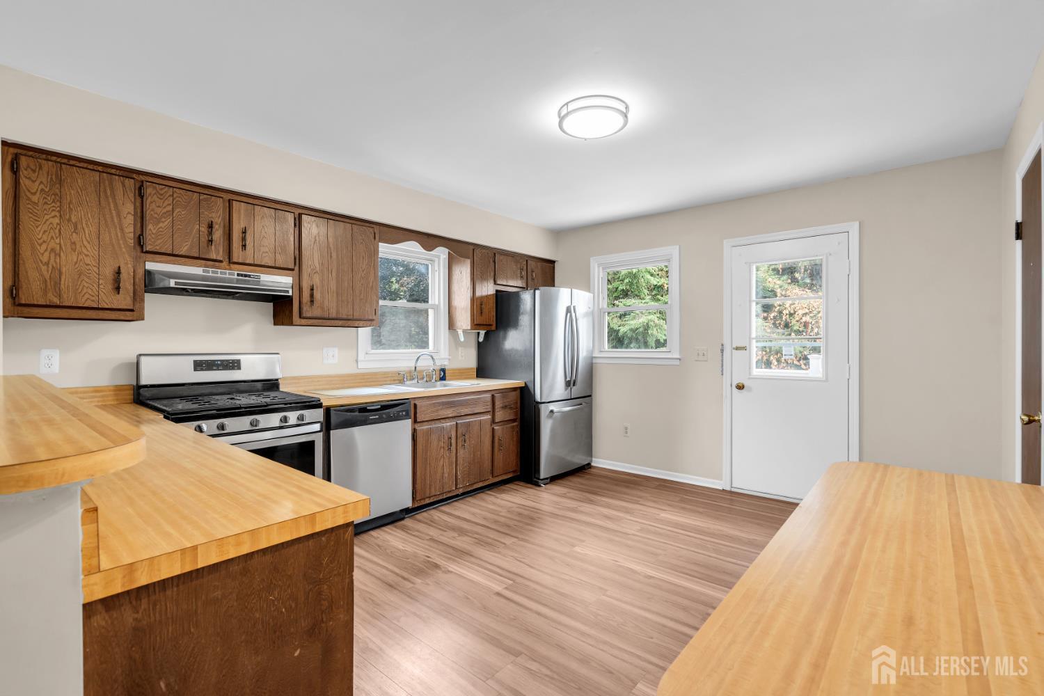 14 Dayton Avenue Middlesex NJ 08846