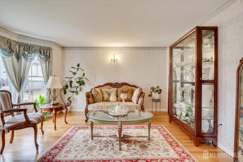 15 Alexander Court South River NJ 08882