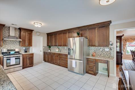 15 Alexander Court South River NJ 08882