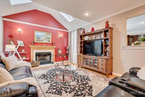 15 Alexander Court South River NJ 08882