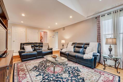 15 Alexander Court South River NJ 08882