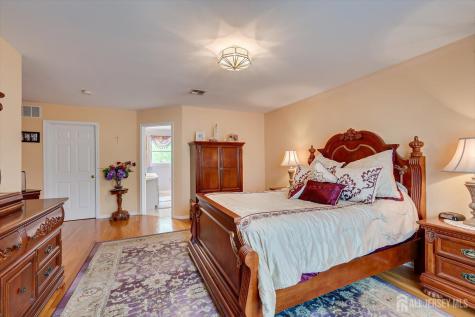 15 Alexander Court South River NJ 08882