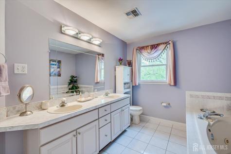 15 Alexander Court South River NJ 08882