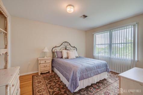 15 Alexander Court South River NJ 08882