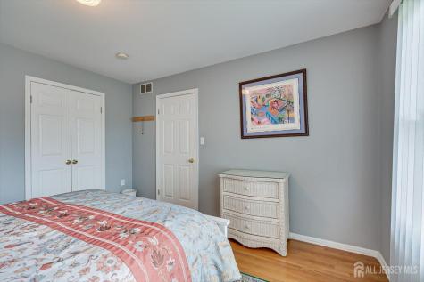 15 Alexander Court South River NJ 08882