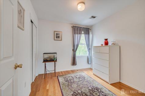 15 Alexander Court South River NJ 08882