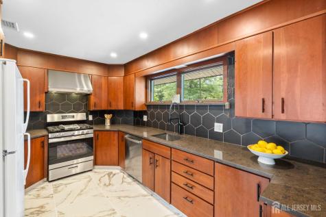 24 Cambridge Road South Brunswick NJ 08824