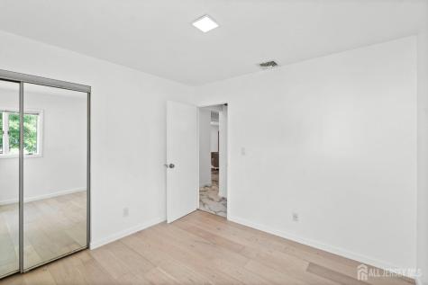 24 Cambridge Road South Brunswick NJ 08824