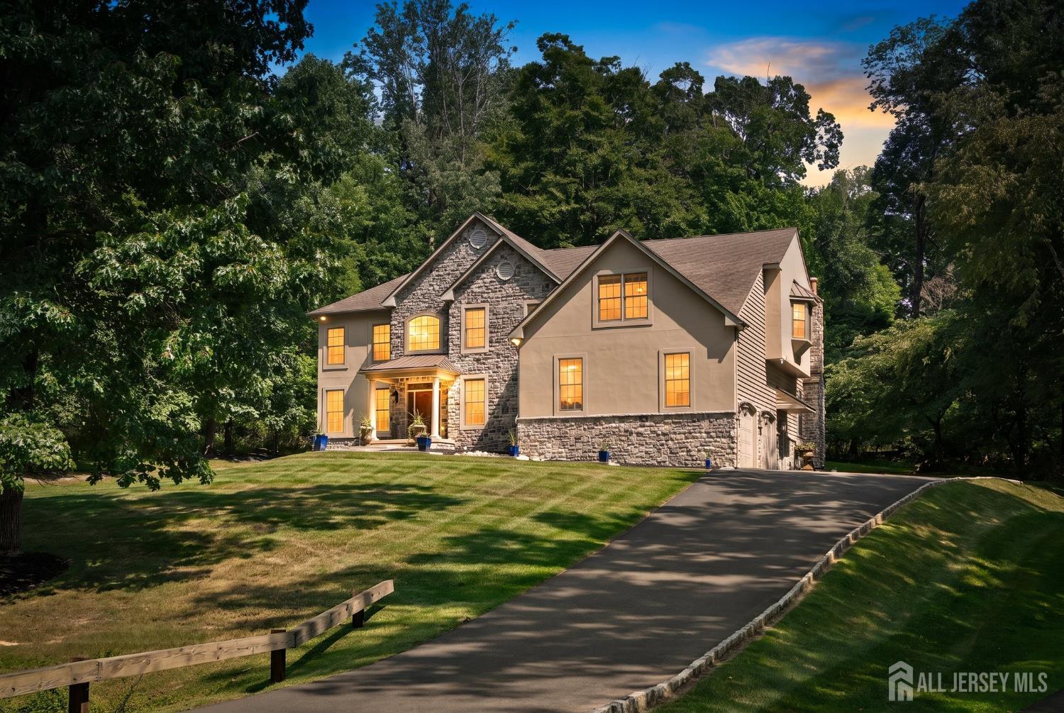 12 Mountain View Court Ewing NJ 08628