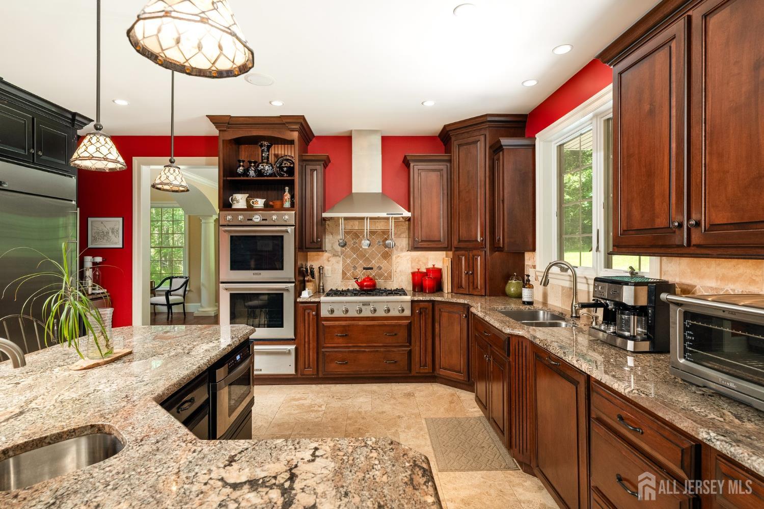 12 Mountain View Court Ewing NJ 08628