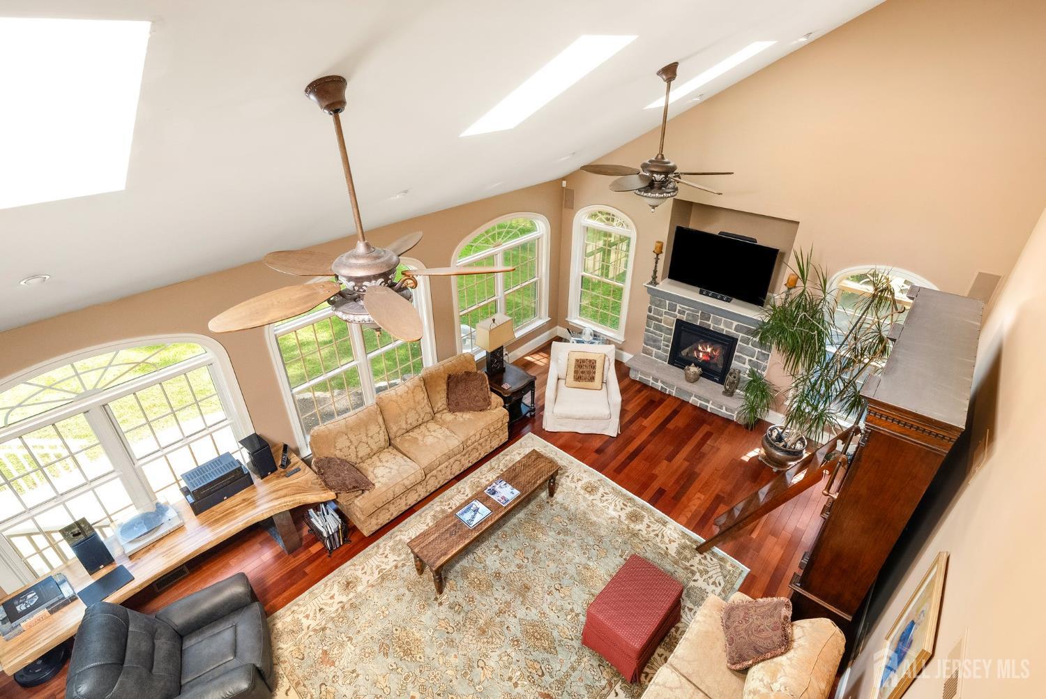 12 Mountain View Court Ewing NJ 08628