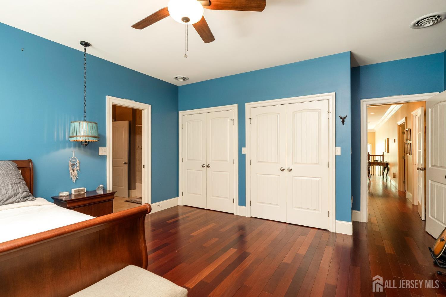 12 Mountain View Court Ewing NJ 08628