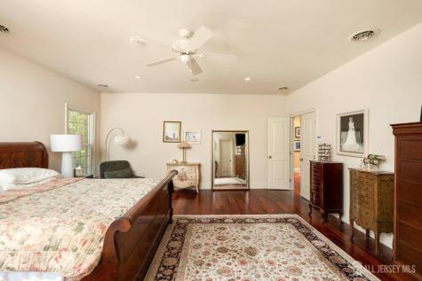 12 Mountain View Court Ewing NJ 08628