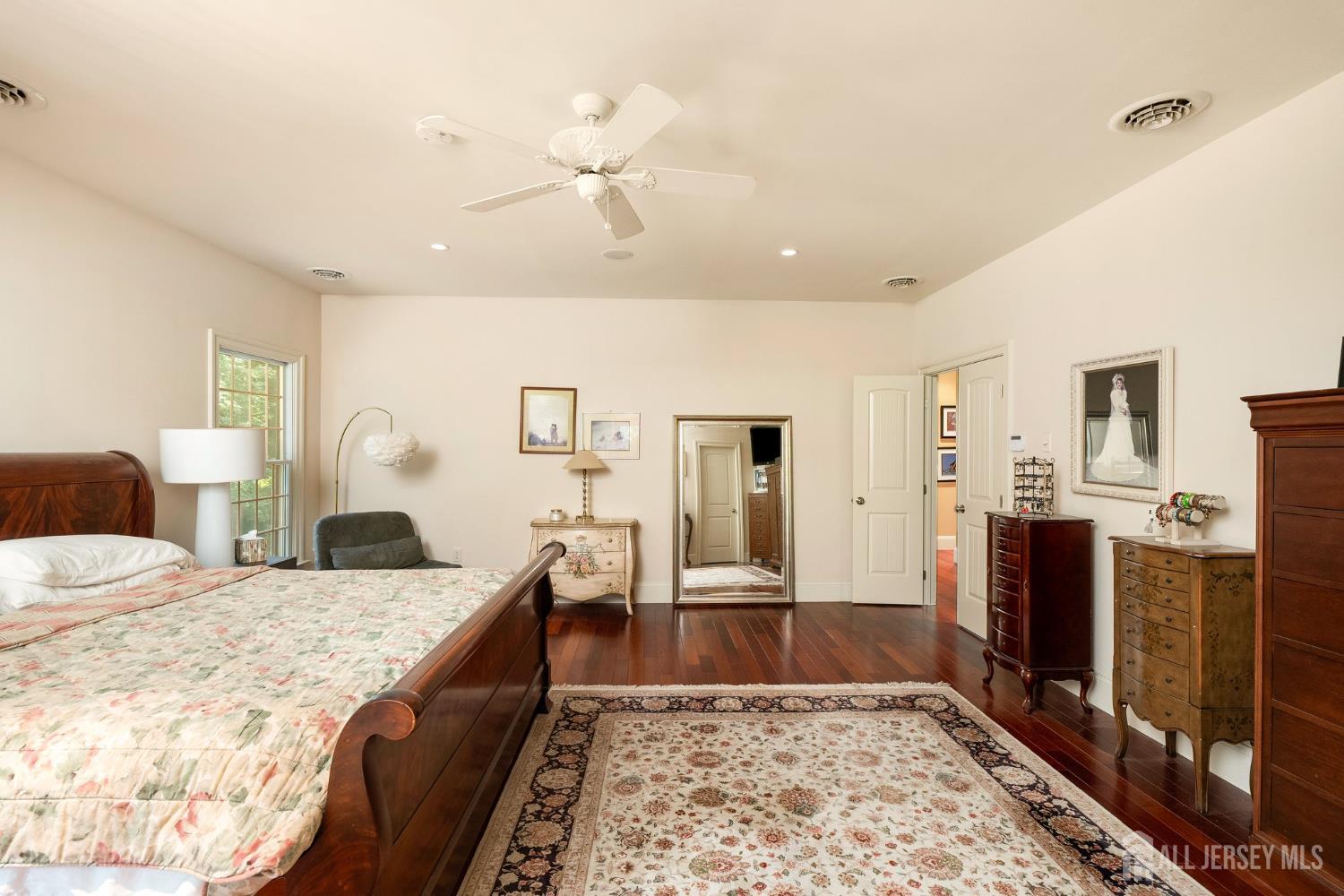 12 Mountain View Court Ewing NJ 08628