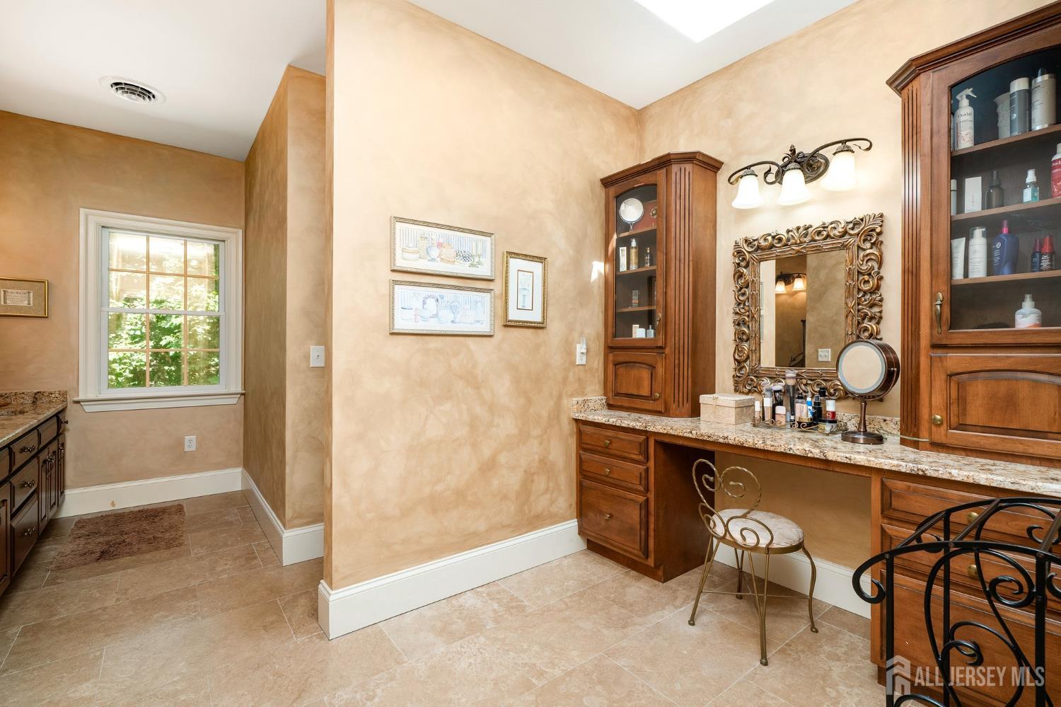 12 Mountain View Court Ewing NJ 08628