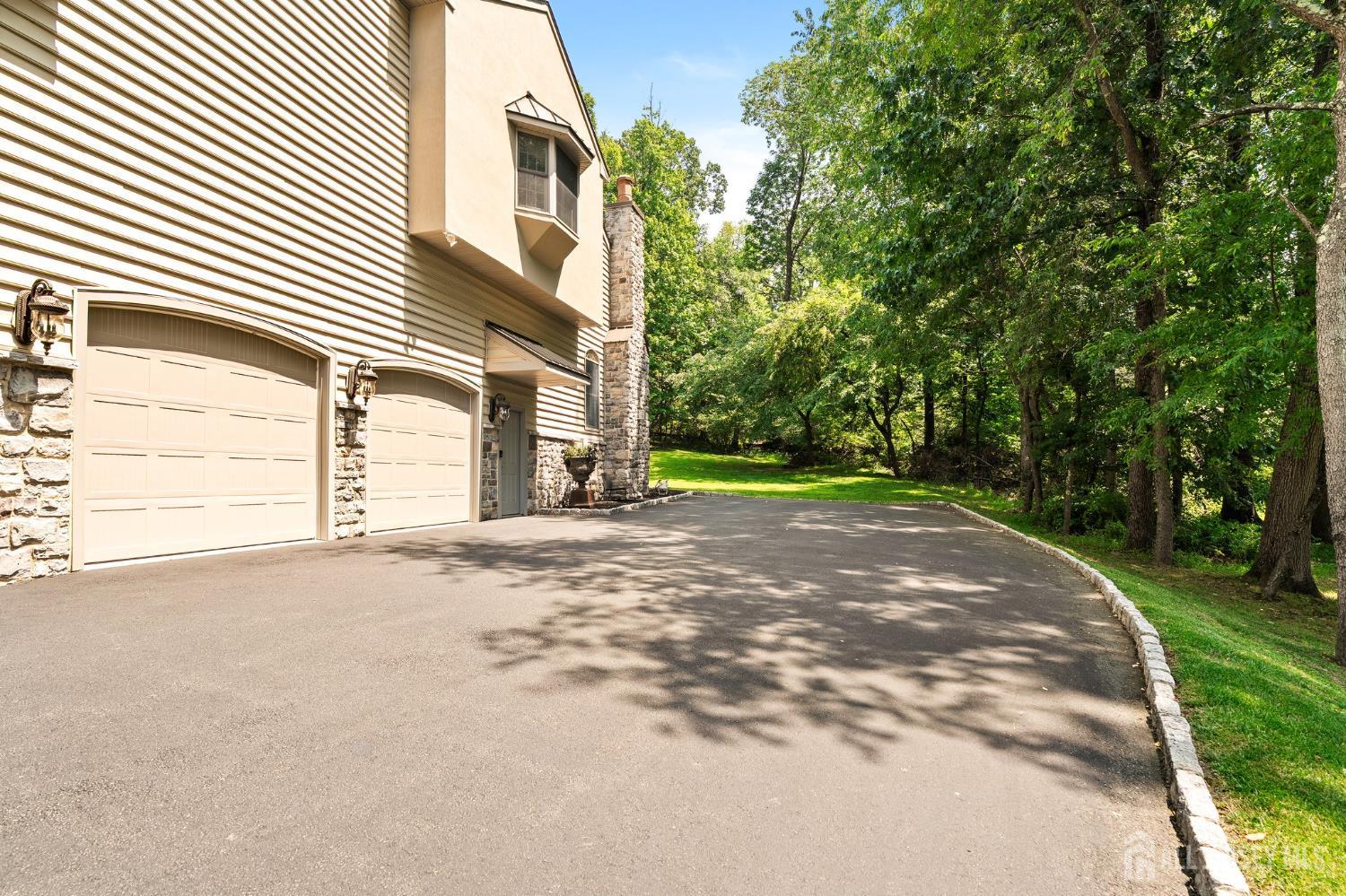 12 Mountain View Court Ewing NJ 08628