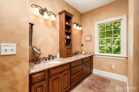 12 Mountain View Court Ewing NJ 08628