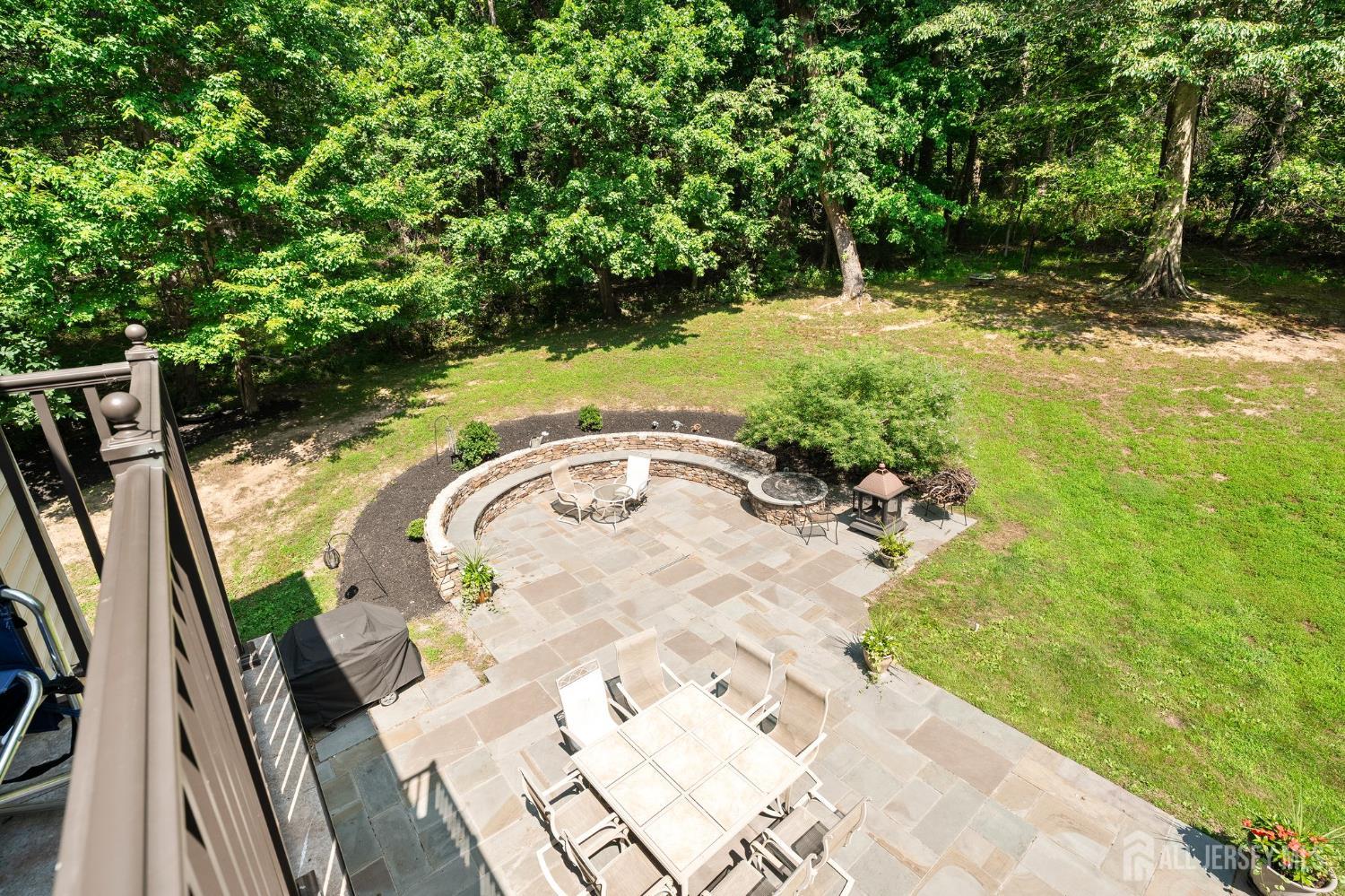 12 Mountain View Court Ewing NJ 08628
