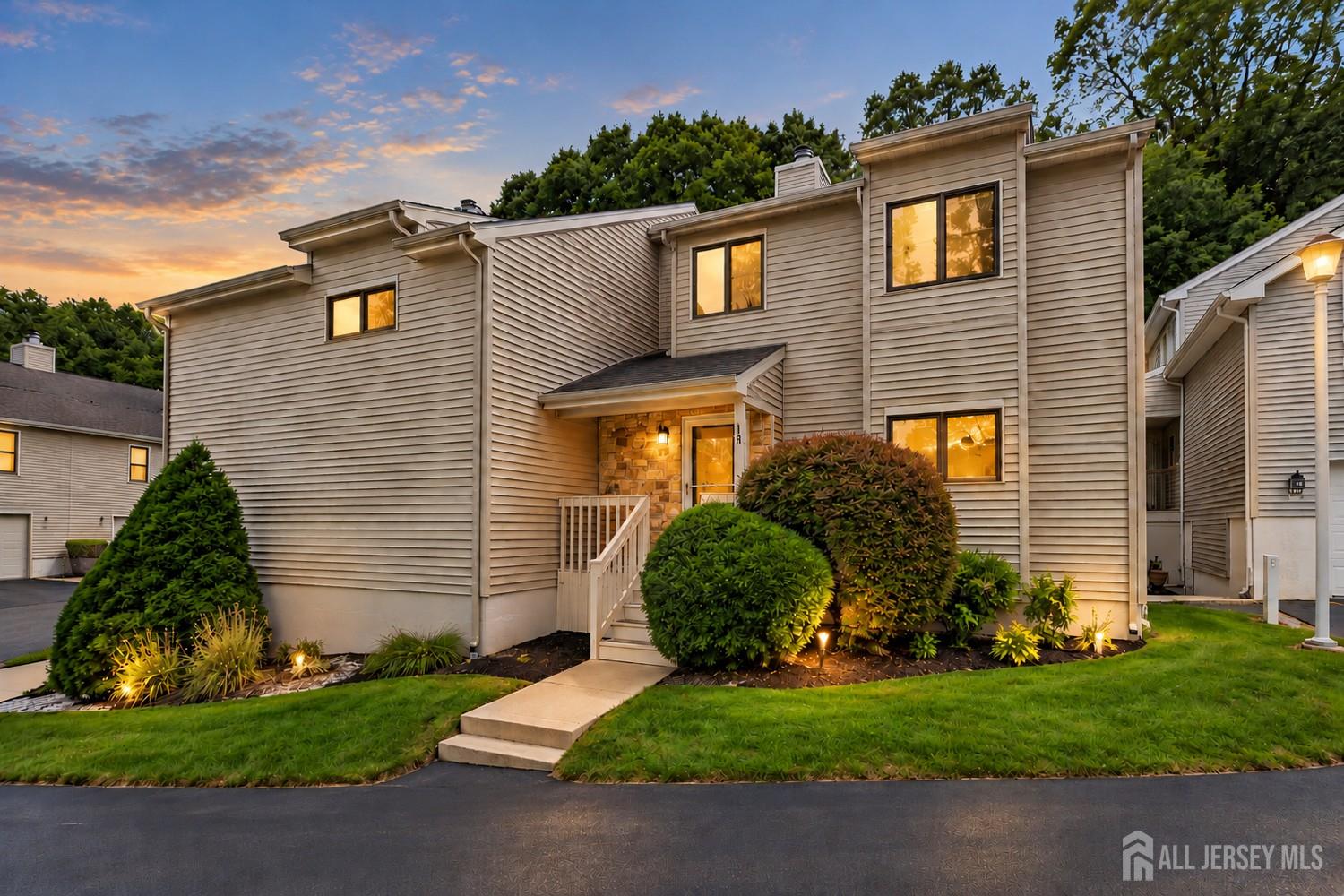 18 Oxford Lane Middletown NJ 07748