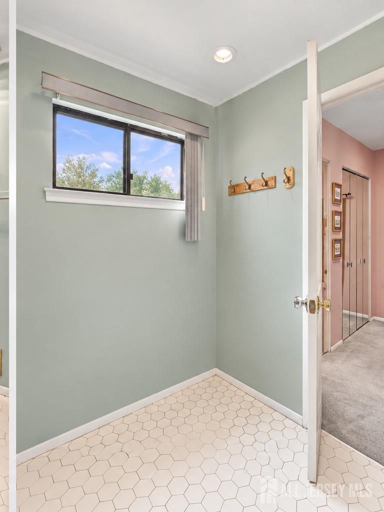 18 Oxford Lane Middletown NJ 07748