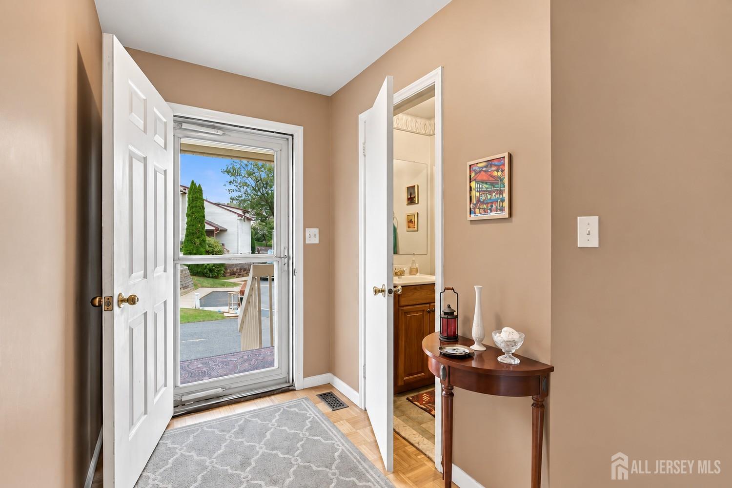 18 Oxford Lane Middletown NJ 07748