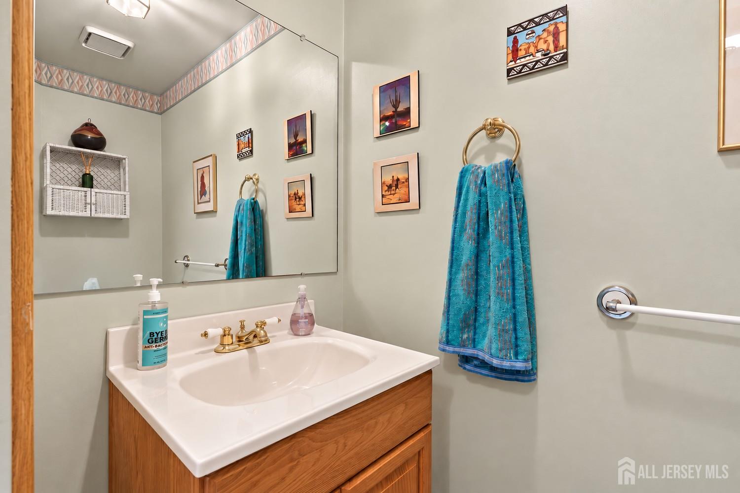 18 Oxford Lane Middletown NJ 07748