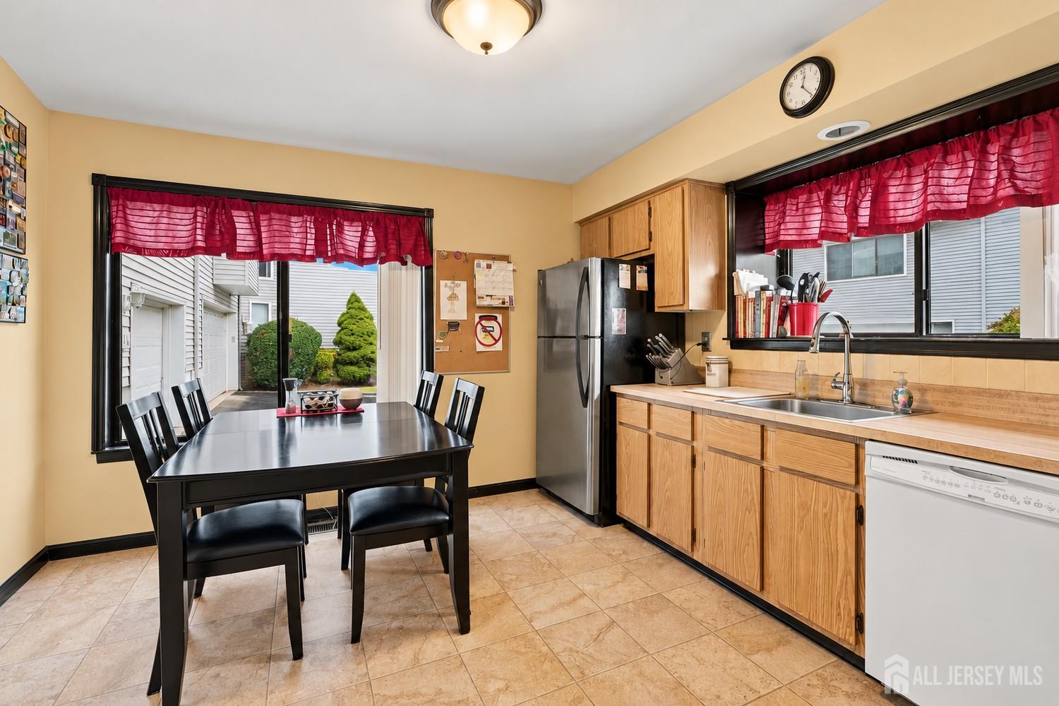 18 Oxford Lane Middletown NJ 07748