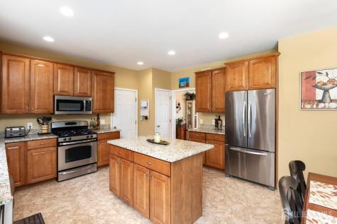 17 Dogwood Lane Hamilton NJ 08690