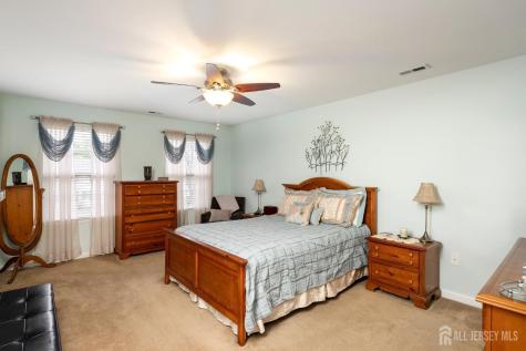 17 Dogwood Lane Hamilton NJ 08690