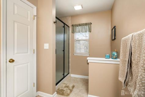 17 Dogwood Lane Hamilton NJ 08690