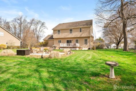 17 Dogwood Lane Hamilton NJ 08690