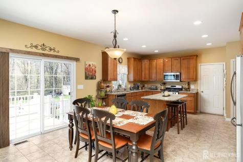 17 Dogwood Lane Hamilton NJ 08690